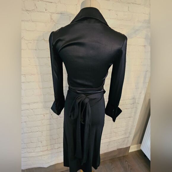Diane Von Furstenberg DVF Vintage Wool & Silk Wrap Dress | Black | Size 2 | EUC - Picture 4 of 10
